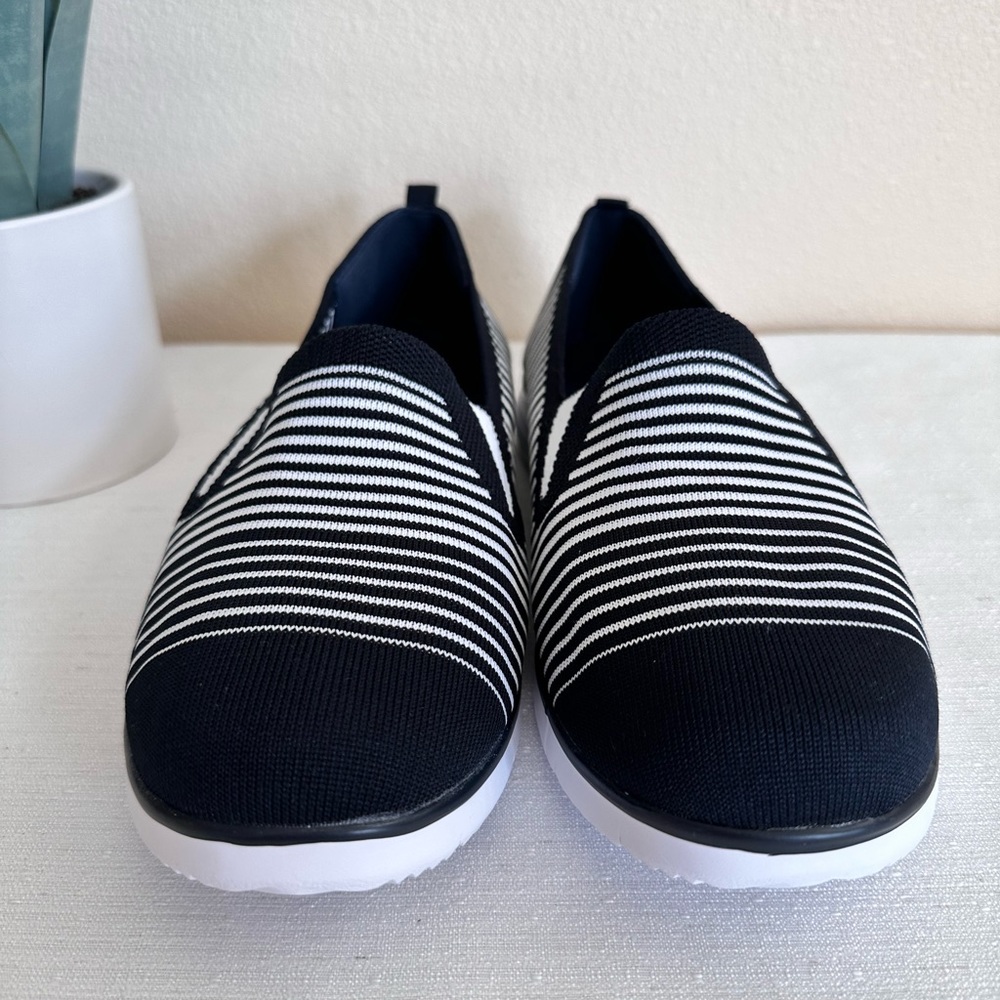 New Propet TravelFit Dark Navy/White Stripe Knit Slip On Sneakers Women’s 10 - Picture 4 of 12